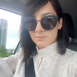 Meet your Posher, Alena